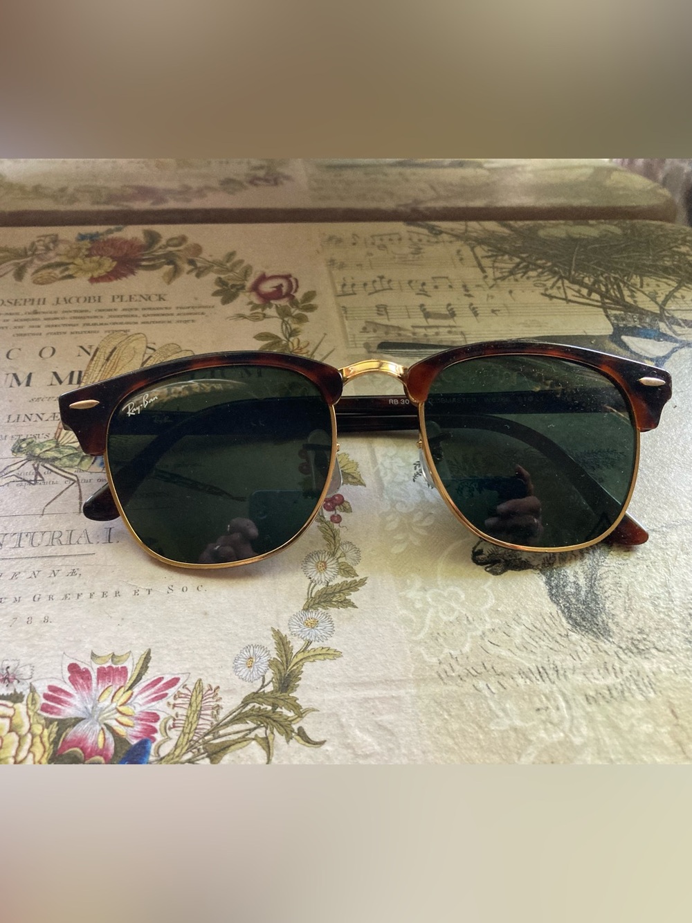 Ray-Ban Clubmaster Sunglasses Tortoise & Green Lens